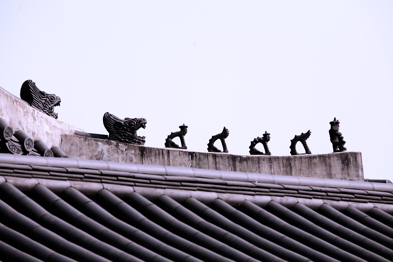 gyeongbok palace roof sculpture free photo