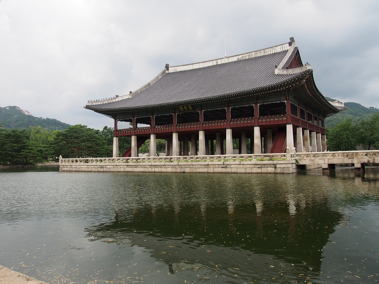 gyeongbok palace kyng-bokkung gyeonghoeru gyeonghoeru free photo