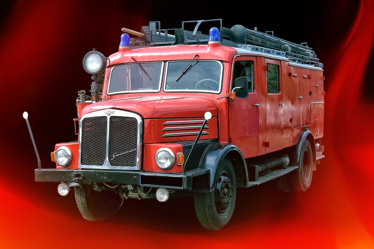 Апп пожарный автомобиль. IFA s4000-1. IFA пожарная машина. IFA s4000 Fire engine. Horch h3a.