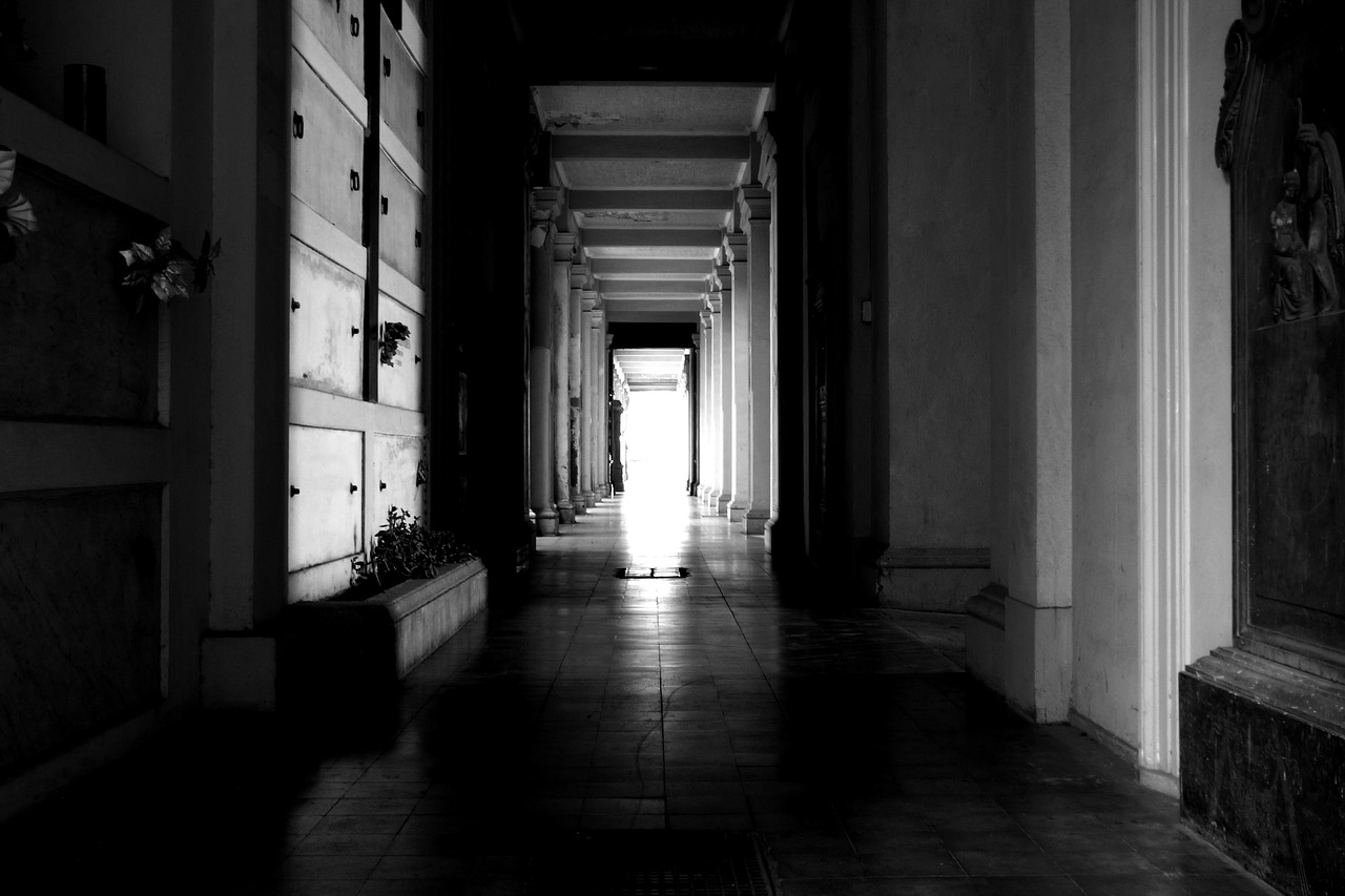 hall path abandoned free photo