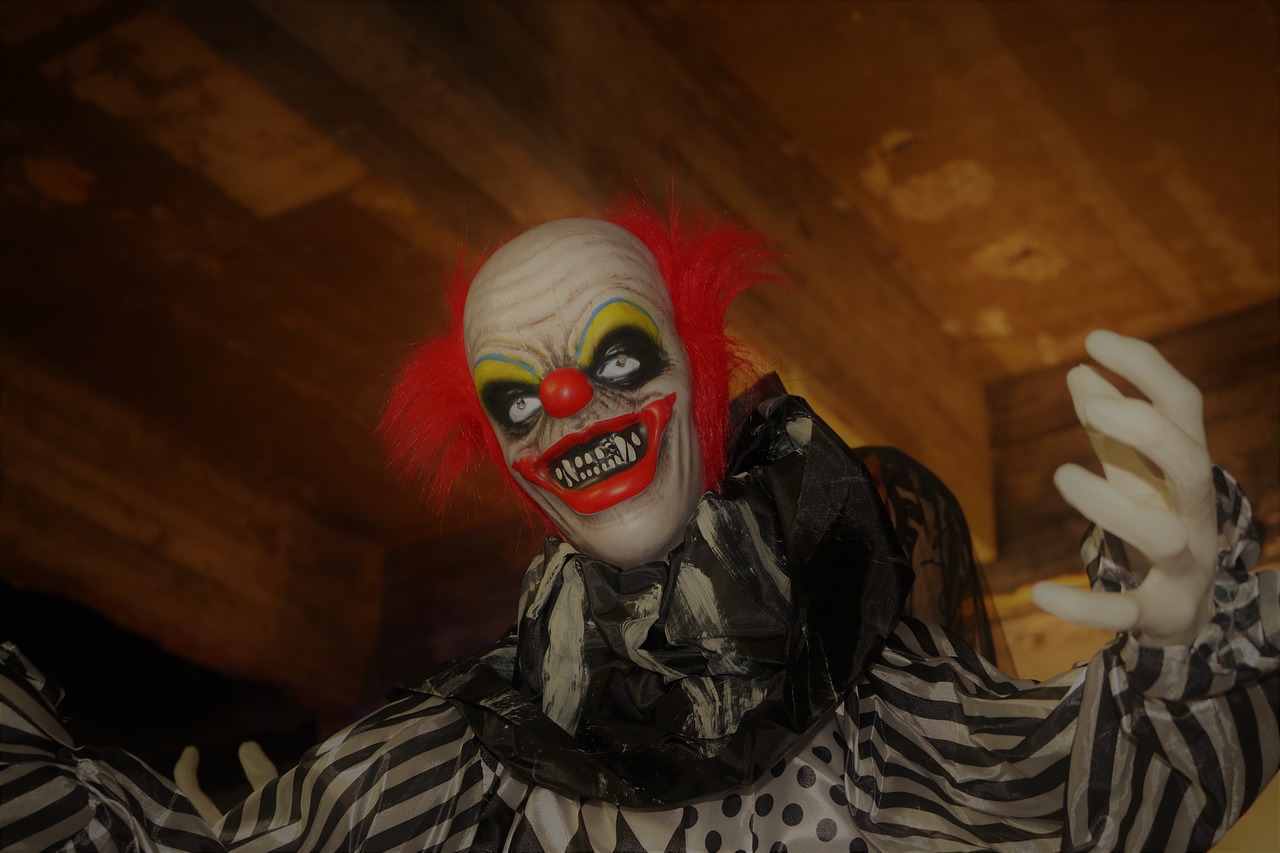 halloween  scary clown  scary free photo