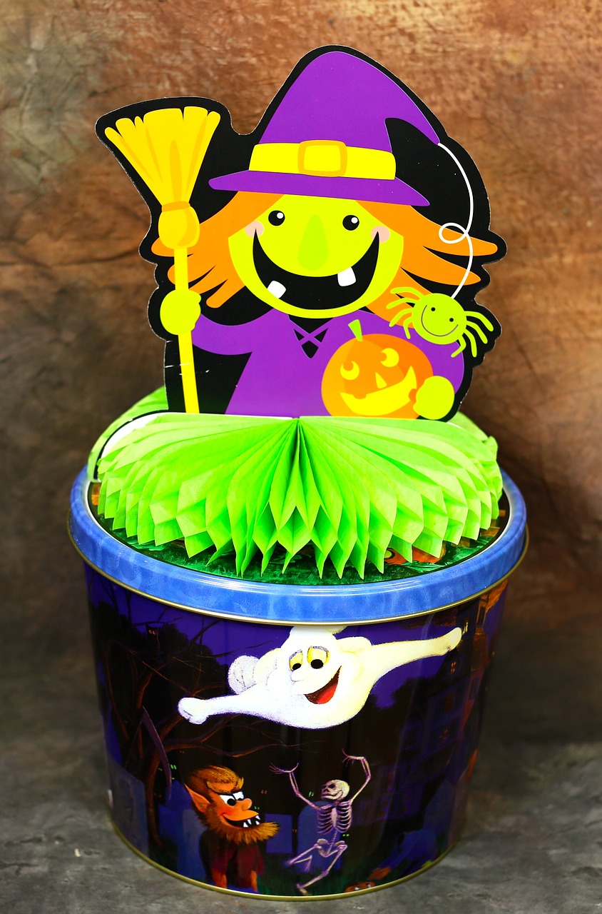 halloween trick or treat candy free photo