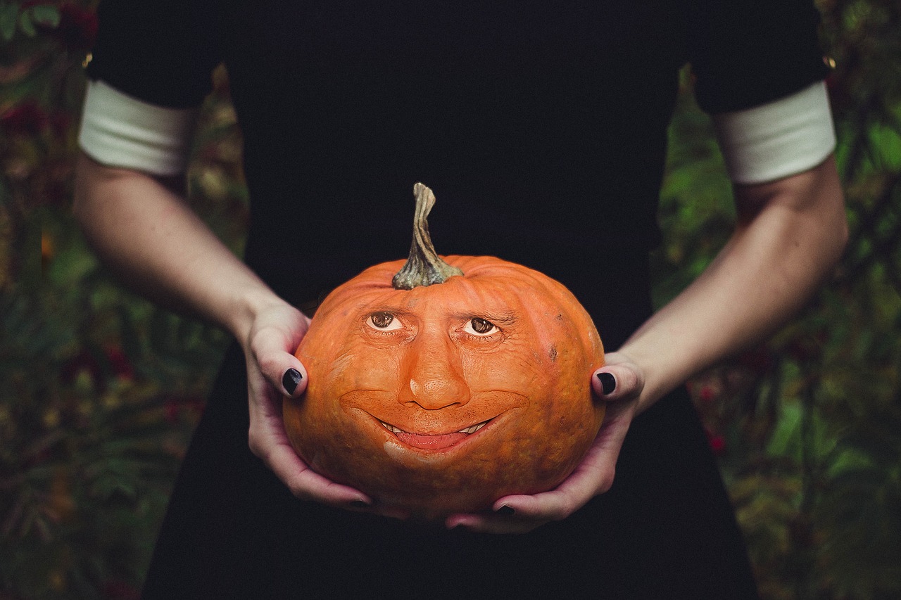 halloweenkuerbis pumpkin face face free photo