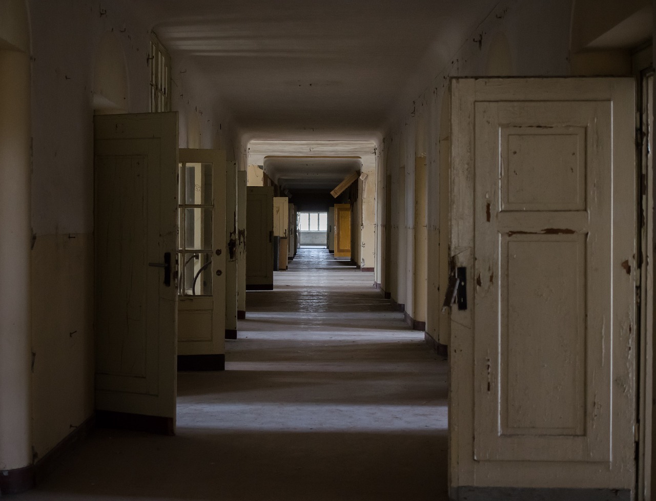 hallway  architecture  floor free photo