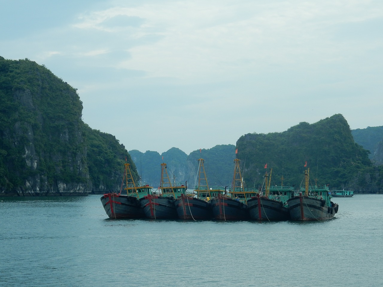 halong bay viet nam boats free photo