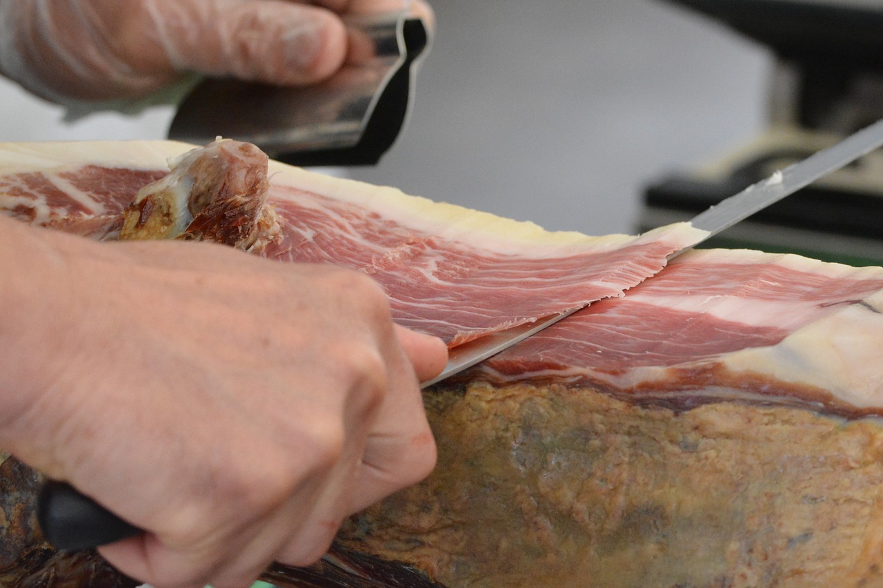 ham cutting meat free photo