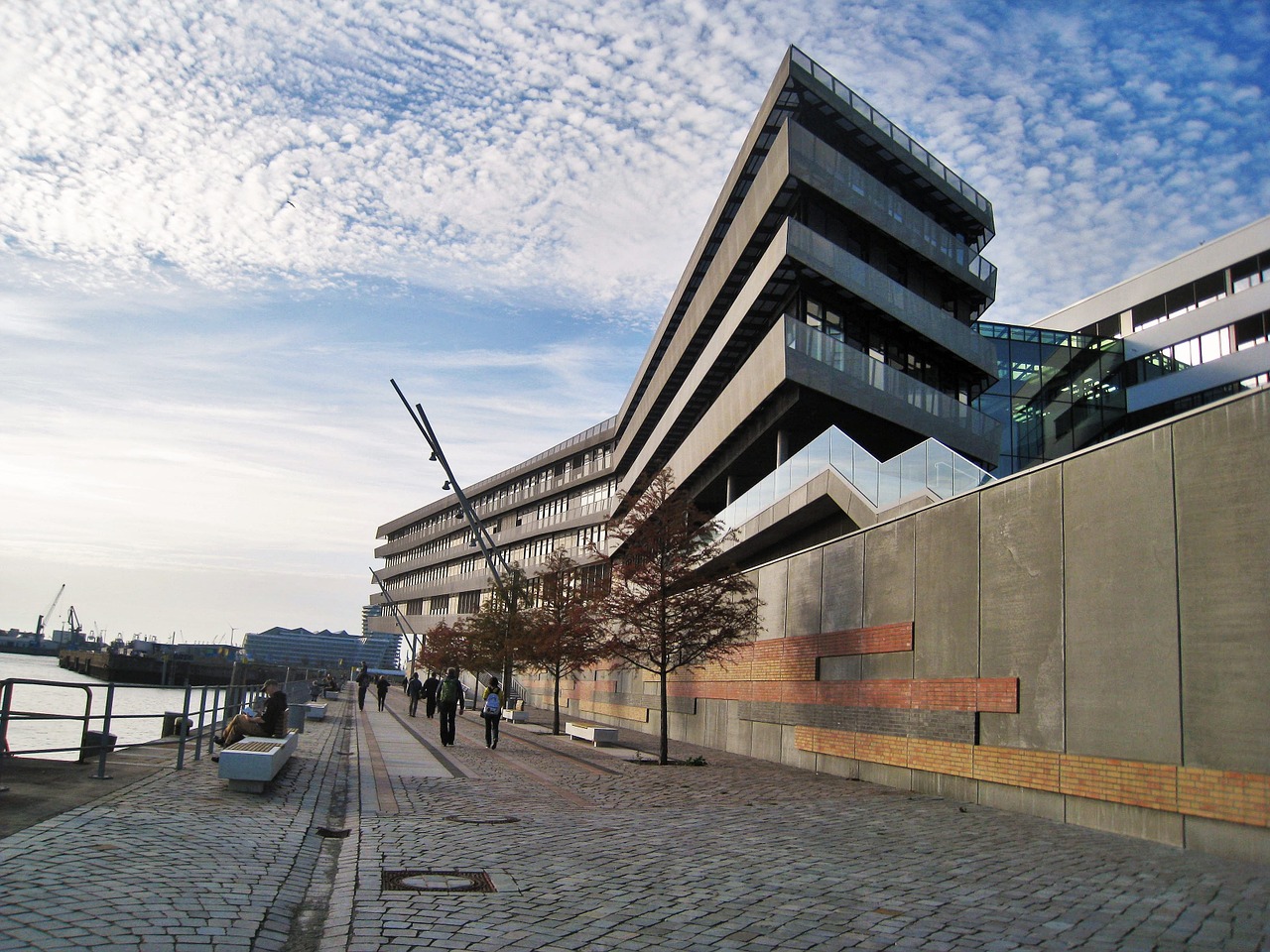 hamburg hafencity university at the norderelbe free photo