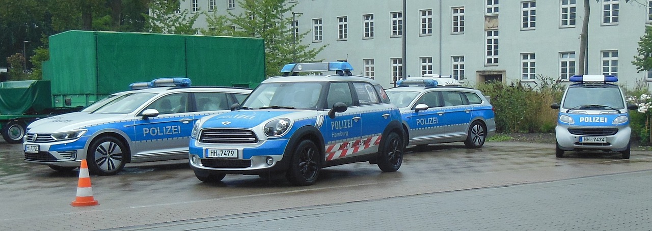 hamburg police vehicles free photo