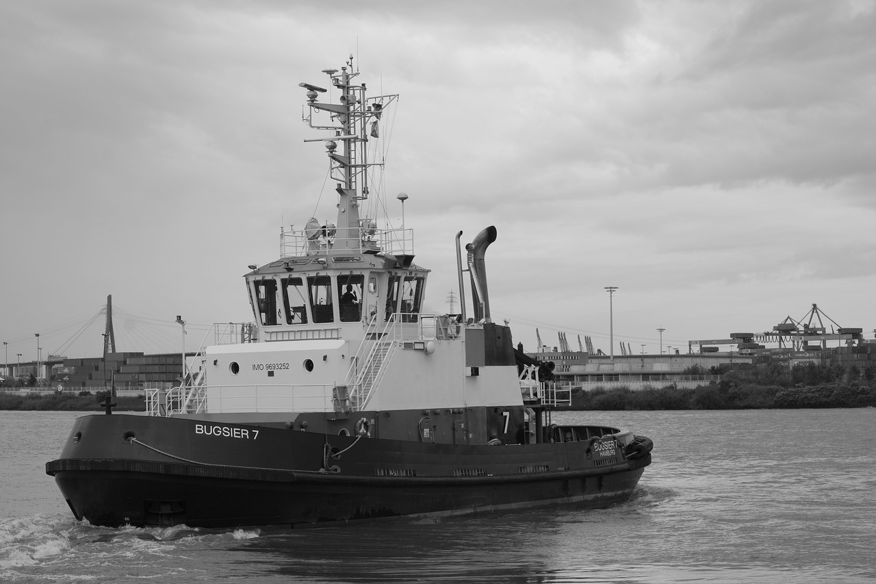 hamburg elbe tug free photo