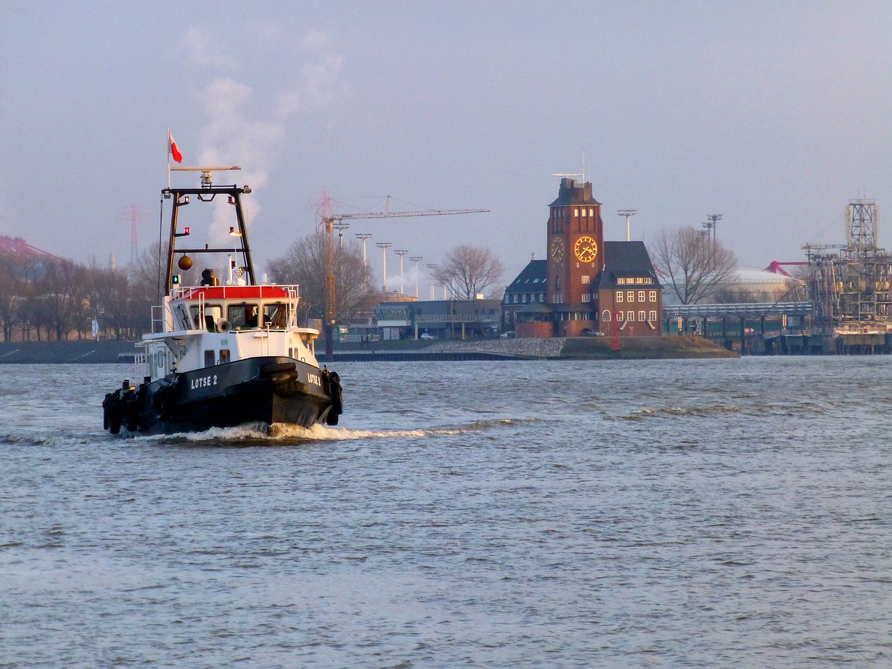 hamburg port pilot free photo