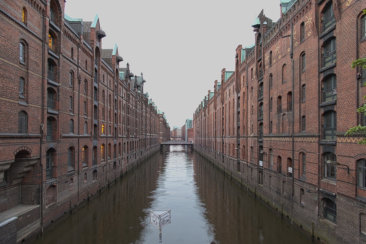 hamburg speicherstadt water free photo