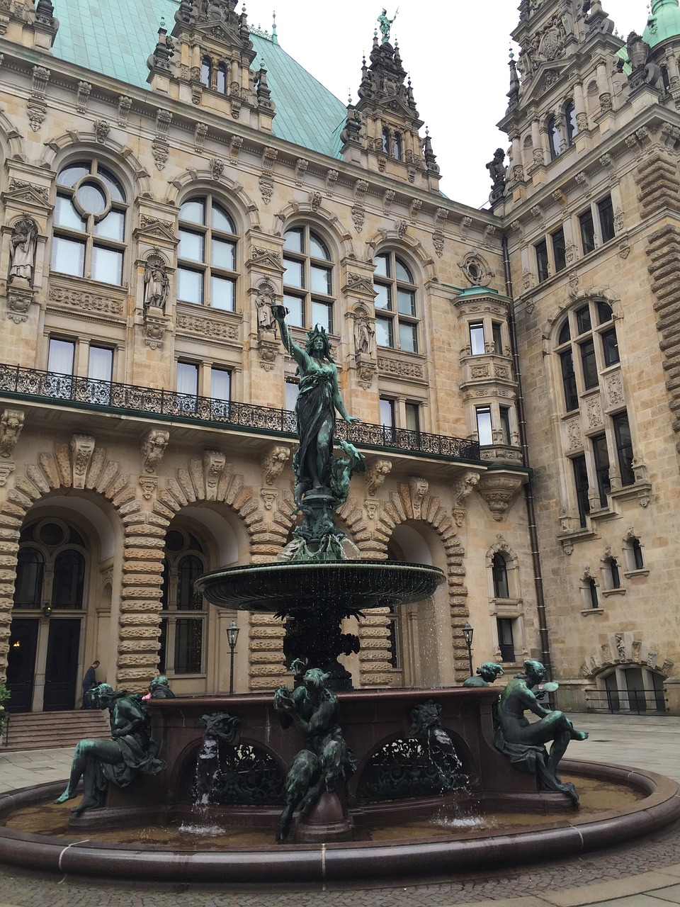 hamburg building fountain free photo