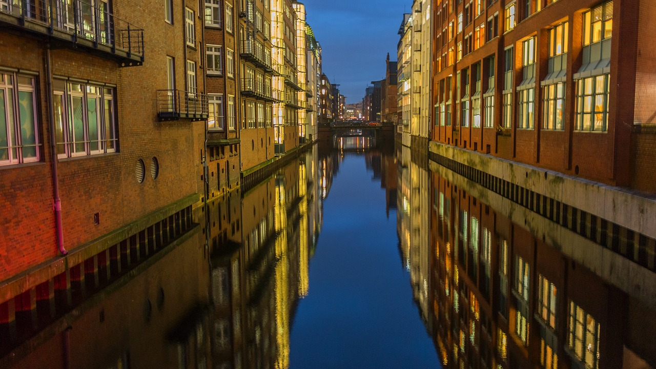 hamburg channel fleet free photo