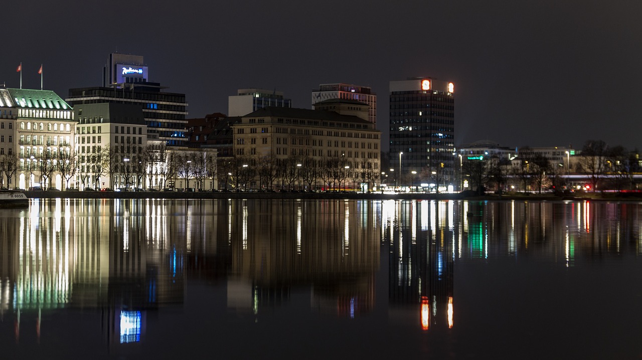 hamburg skyline waters free photo