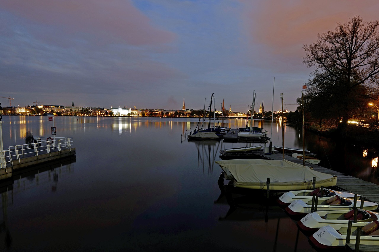 hamburg  alster  waters free photo