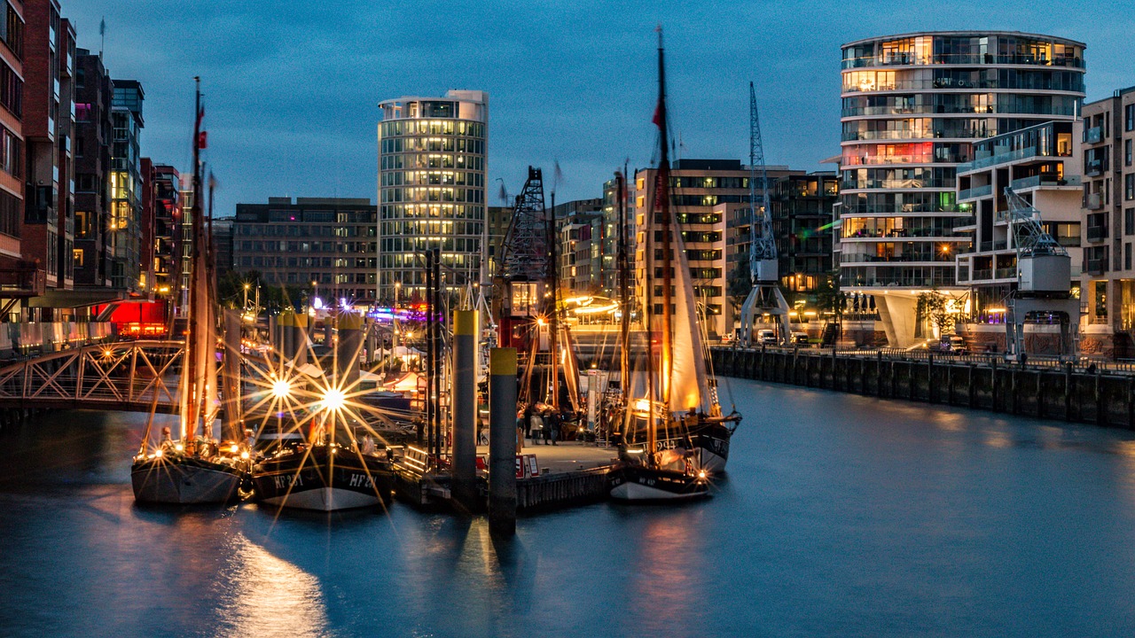 hamburg  speicherstadt  water free photo