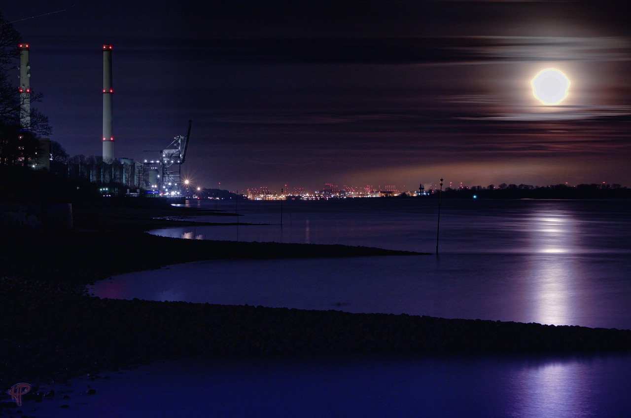 hamburg moon sky free photo