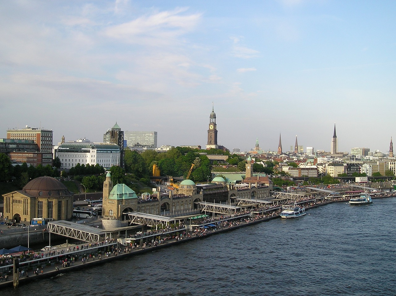 hamburg landungsbrücken skyline free photo