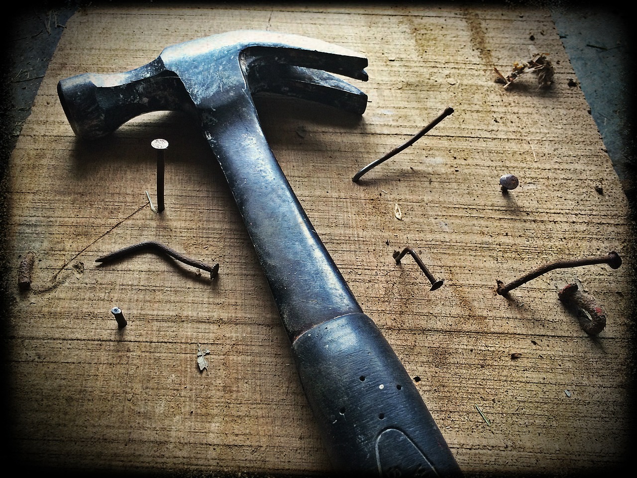 hammer nails wood free photo