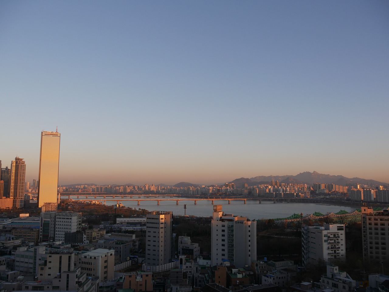 han river seoul six third building free photo