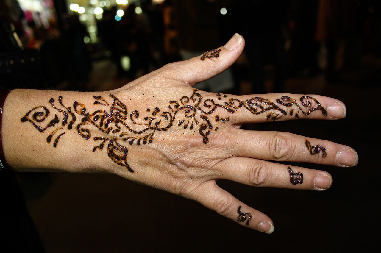 hand tattoo henna free photo