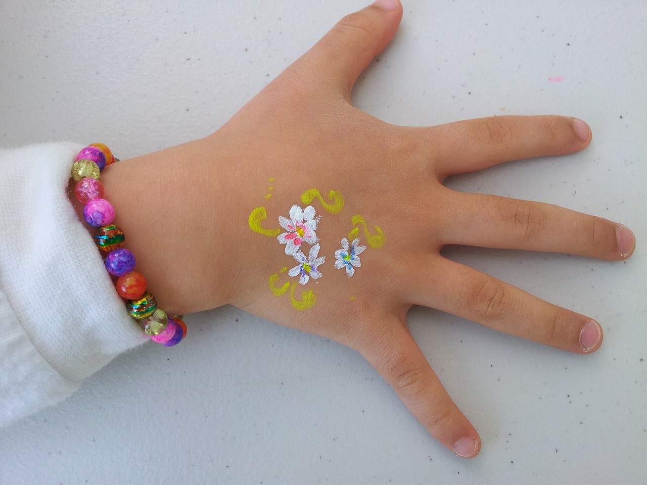 hand face painting aeson free photo