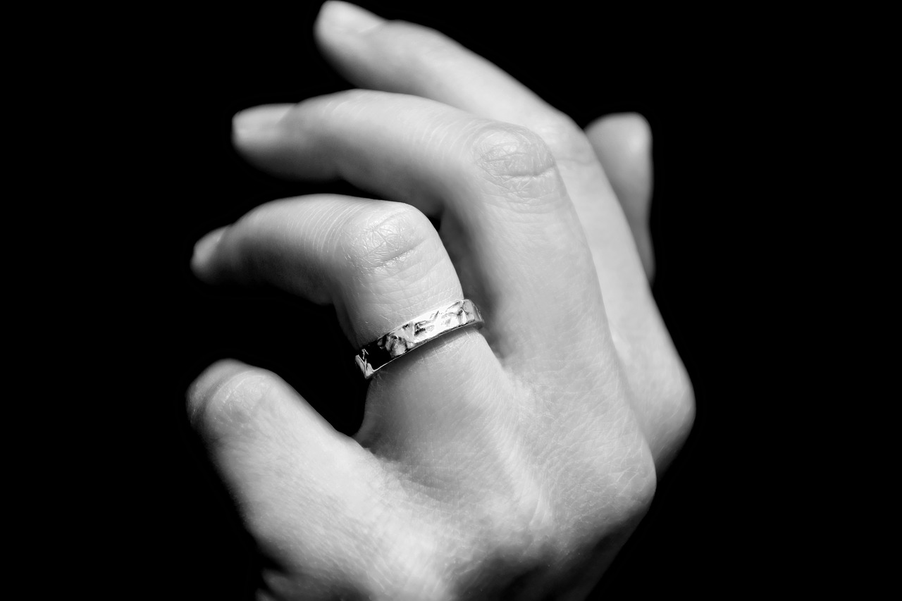 hand ring black and white free photo