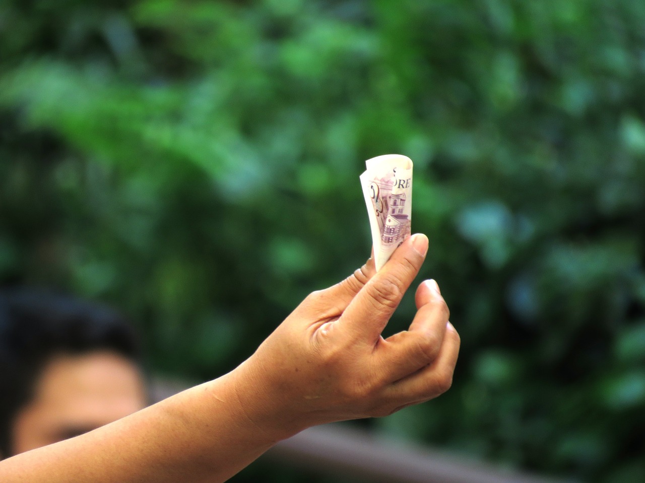 hand money singapore free photo