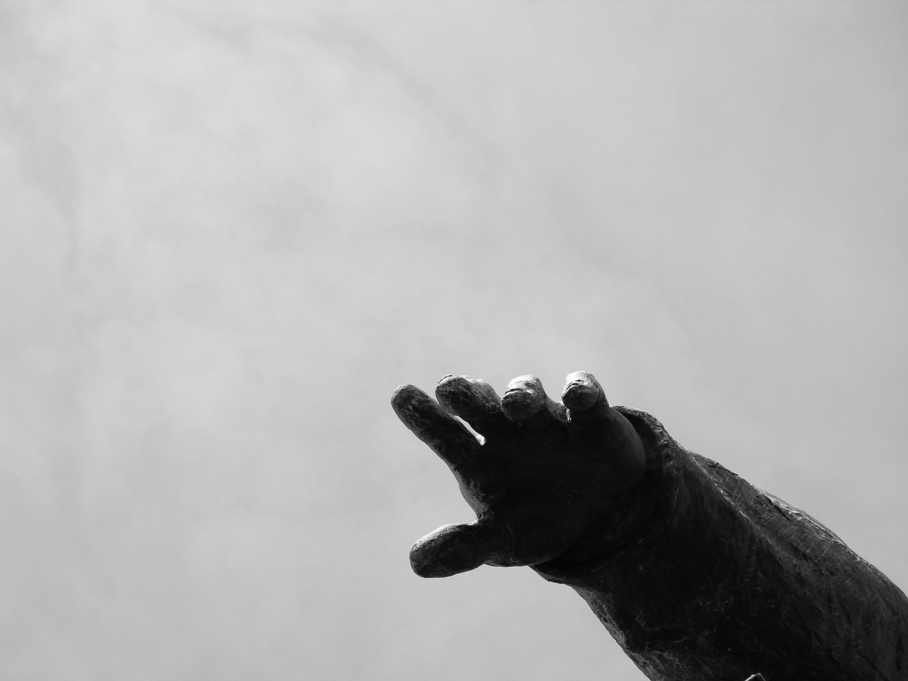 hand  statue  sky free photo
