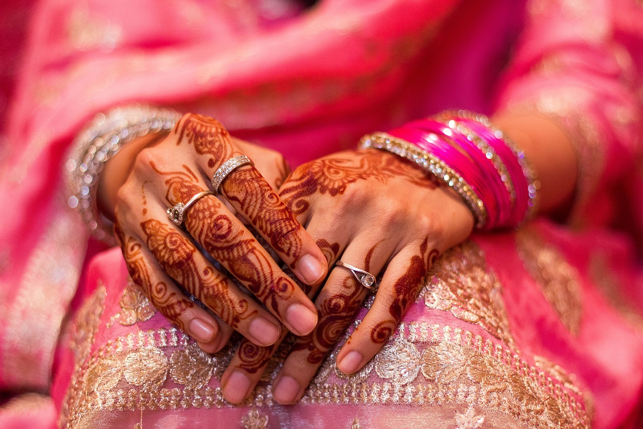 hand  indian wedding  heena free photo