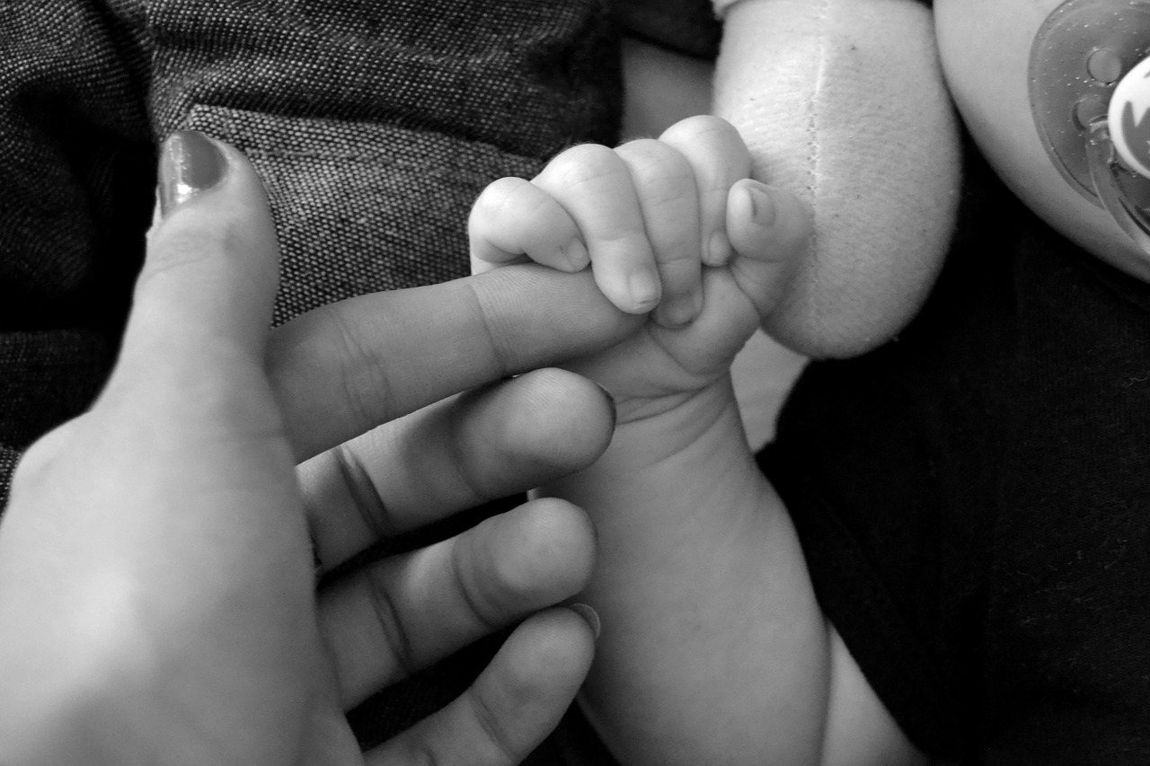 hand baby teeny free photo