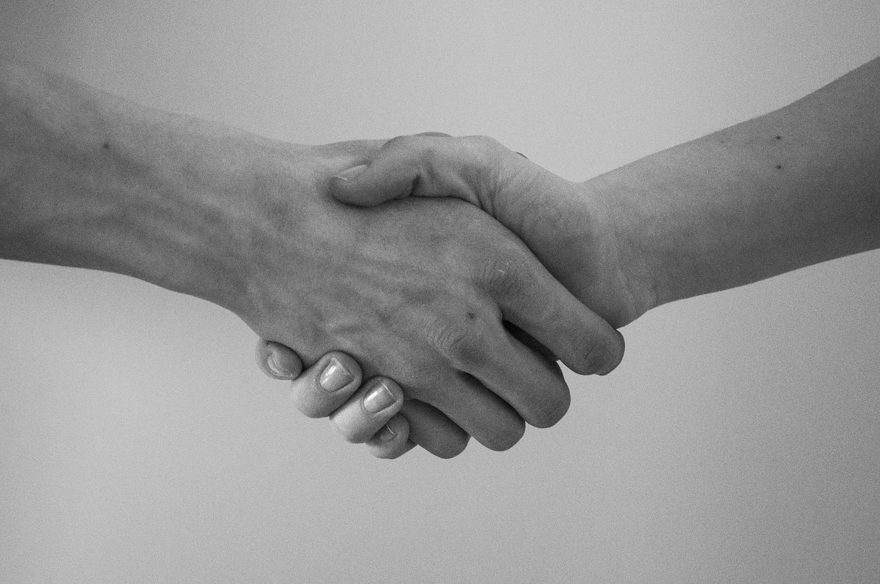 hand greeting agreement free photo