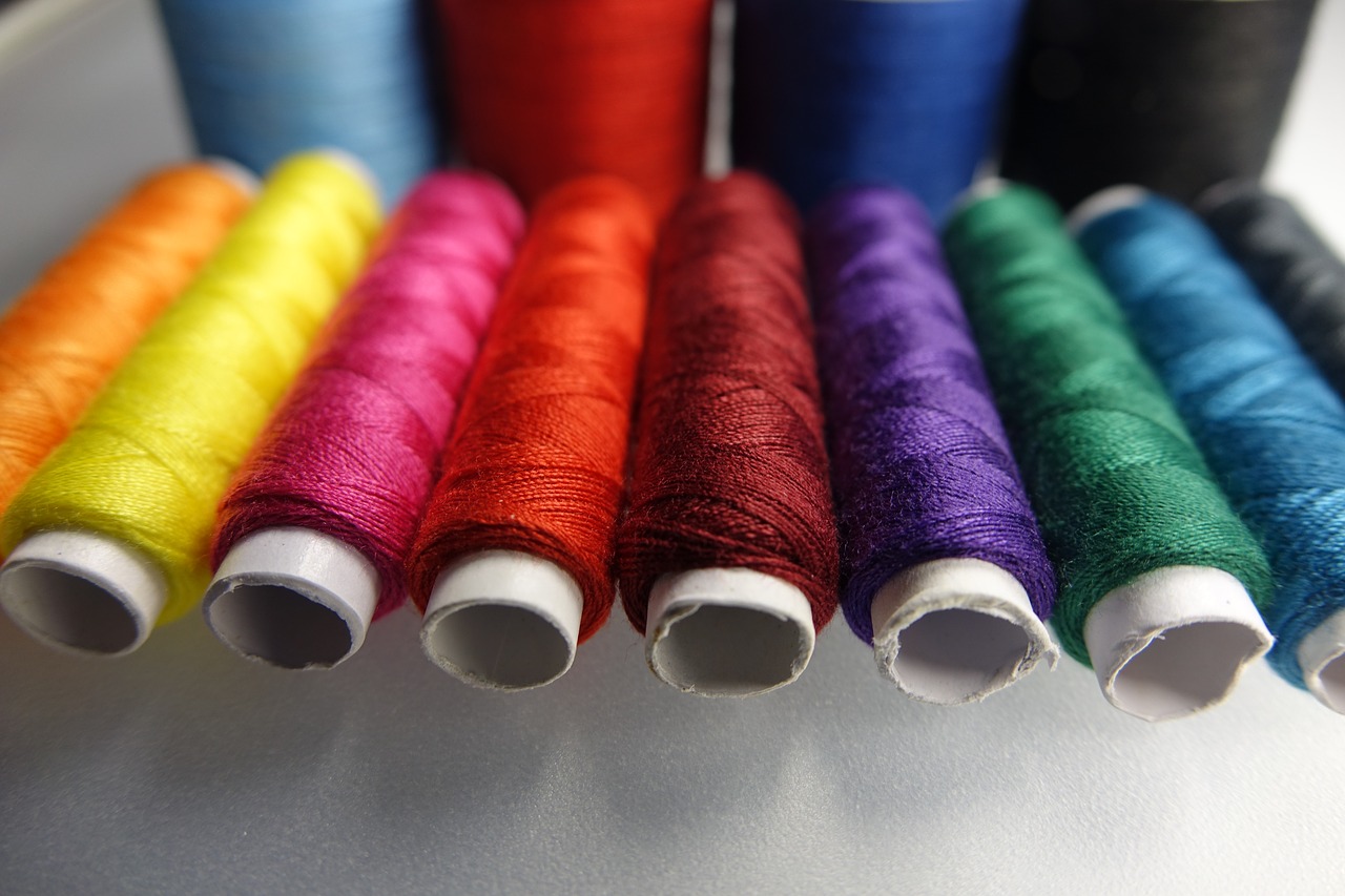 hand labor sew sewing thread free photo