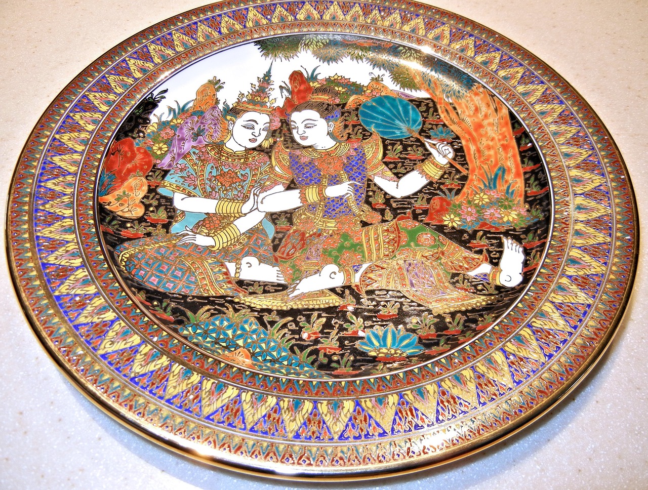 hand painted thailand plate free photo