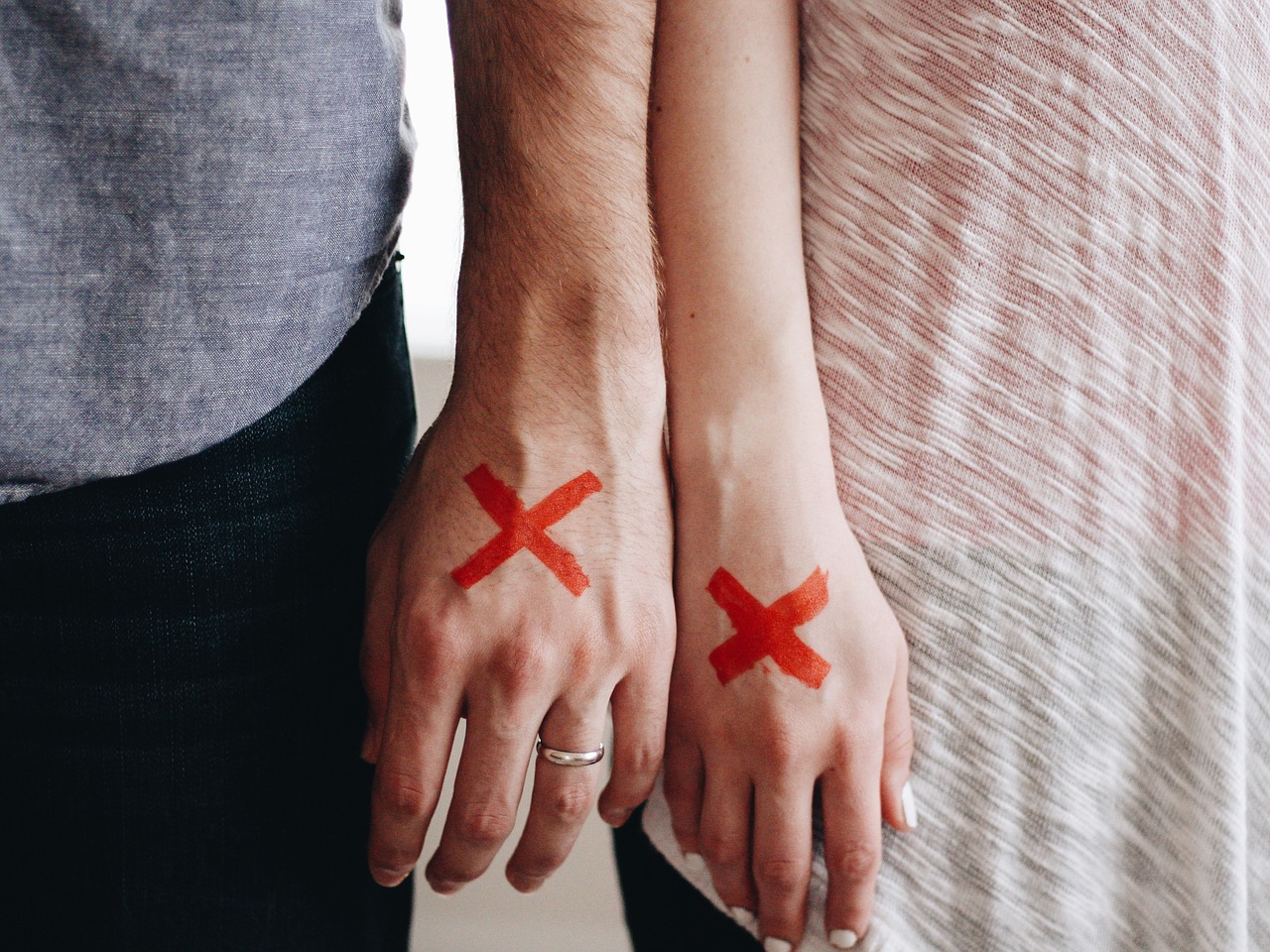 hands couple red x free photo