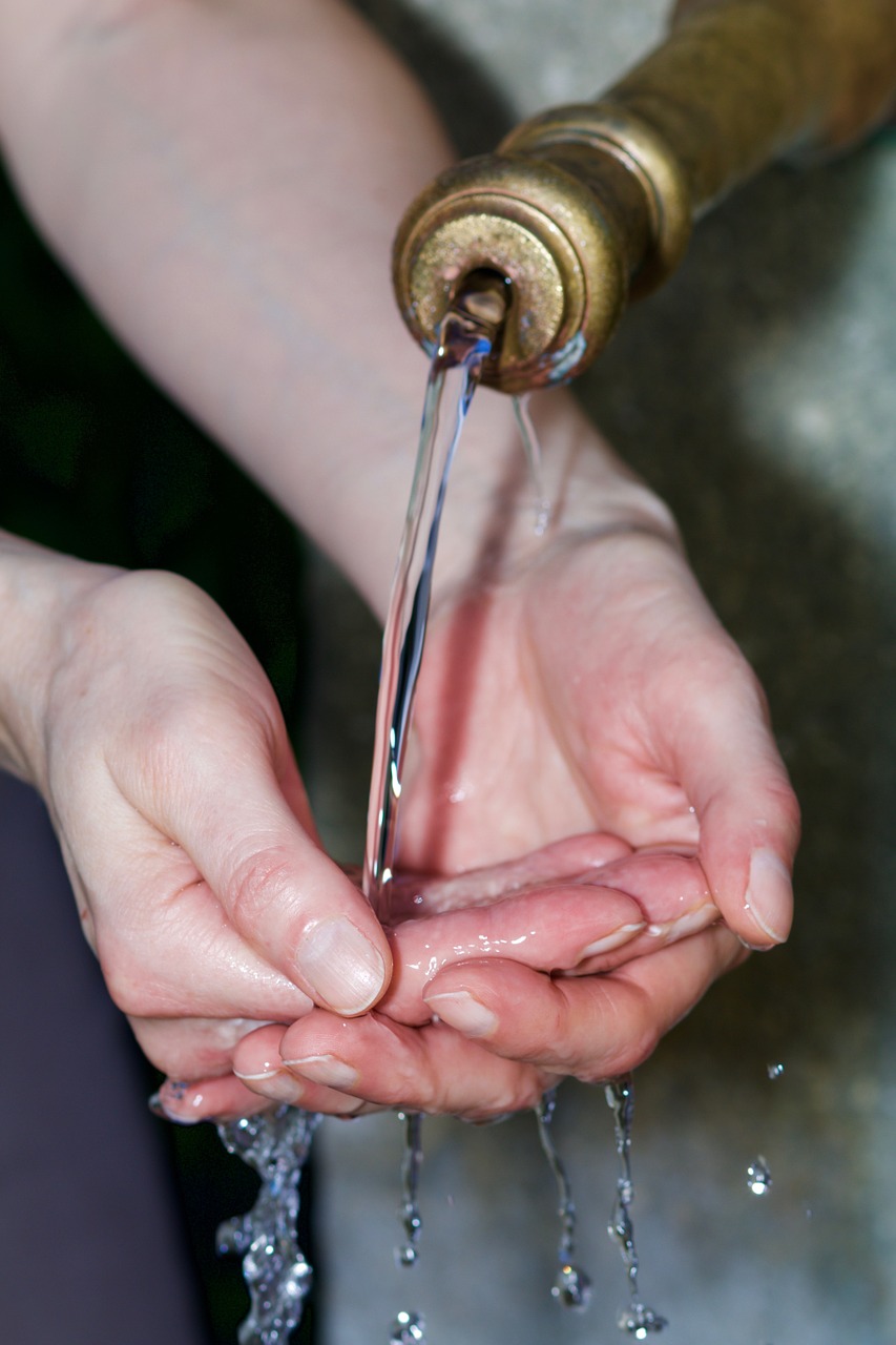 hands water fountain free photo