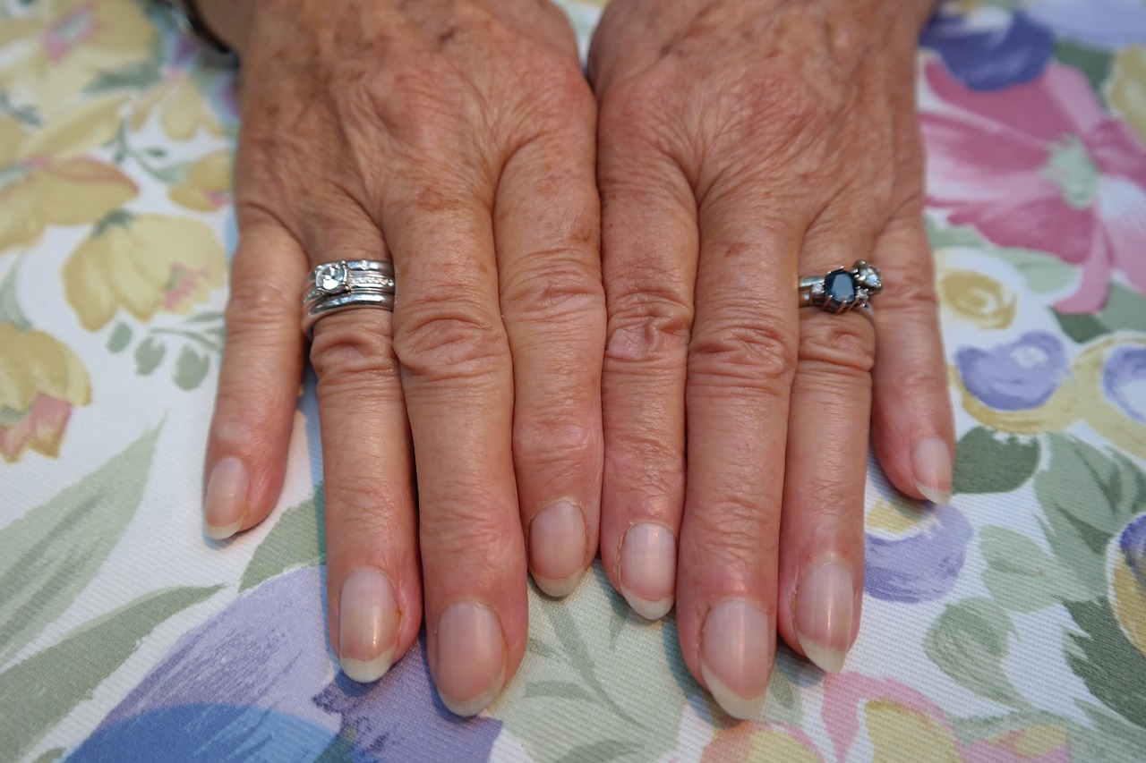 hands woman jewellery free photo