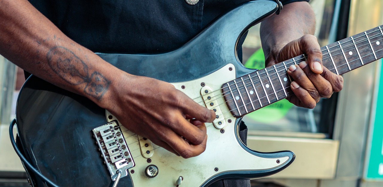 hands guitar black free photo