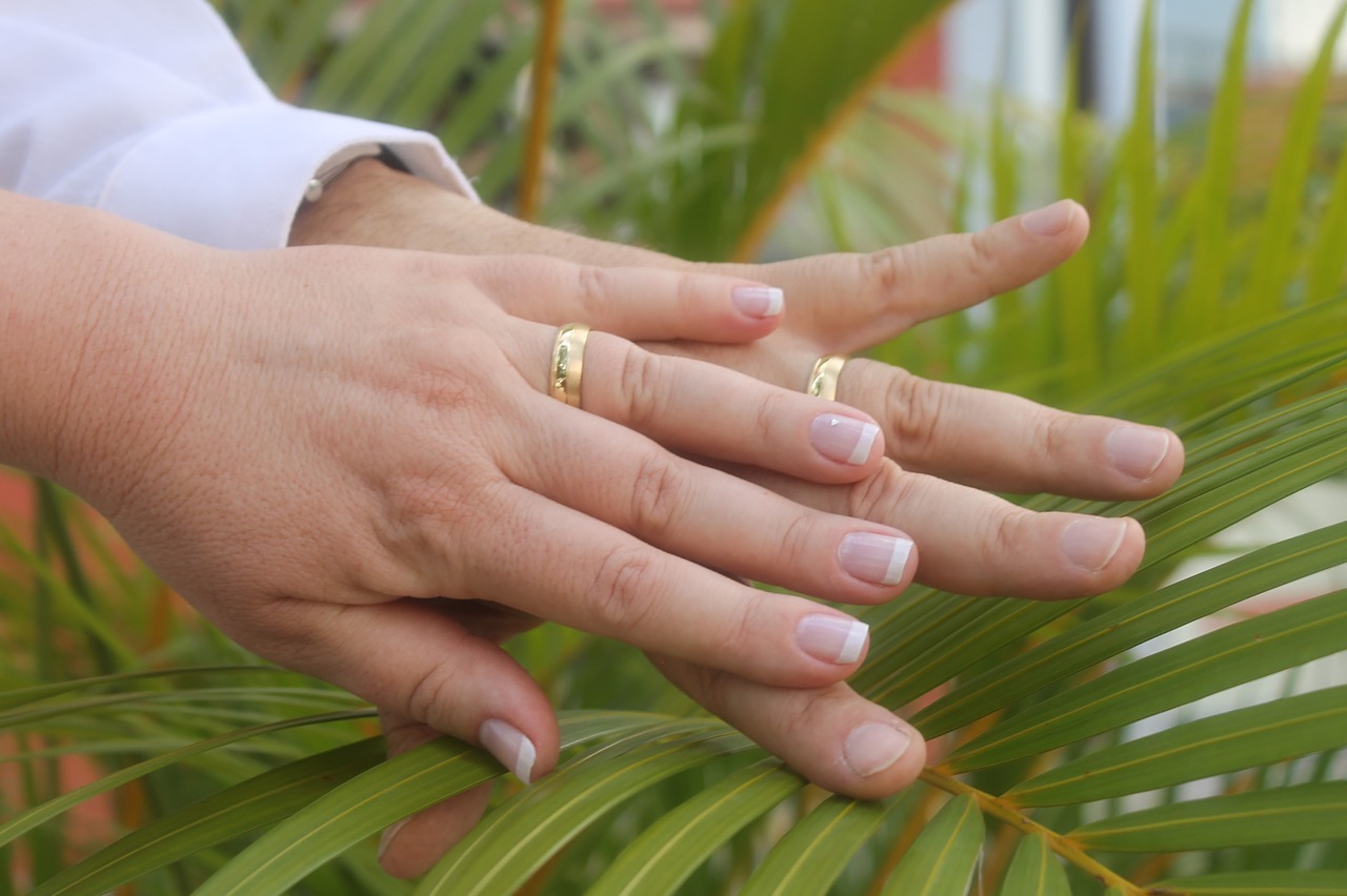 hands marriage grooms free photo