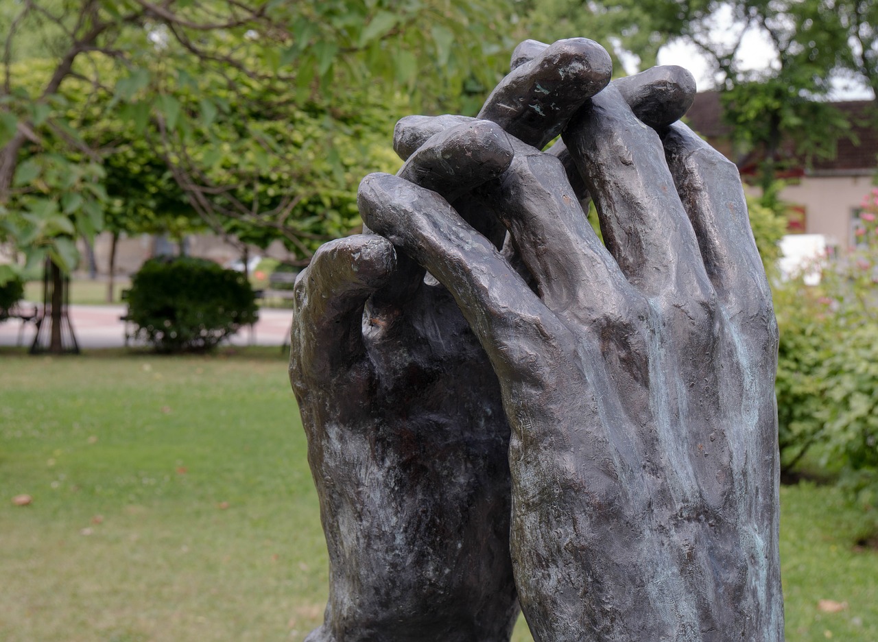 hands finger sculpture free photo