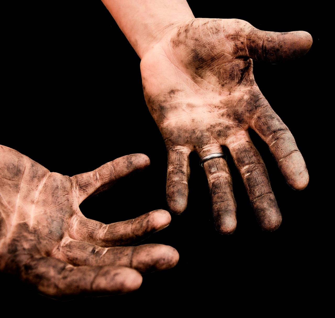hands dirty work free photo
