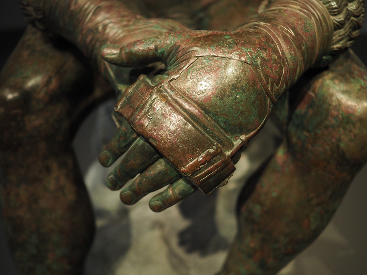 hands  statue  bronze free photo