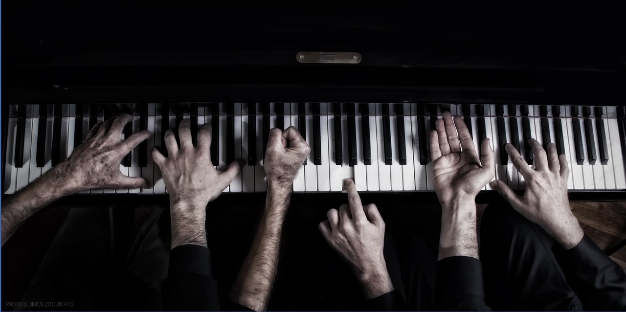 hands  piano  fingers free photo
