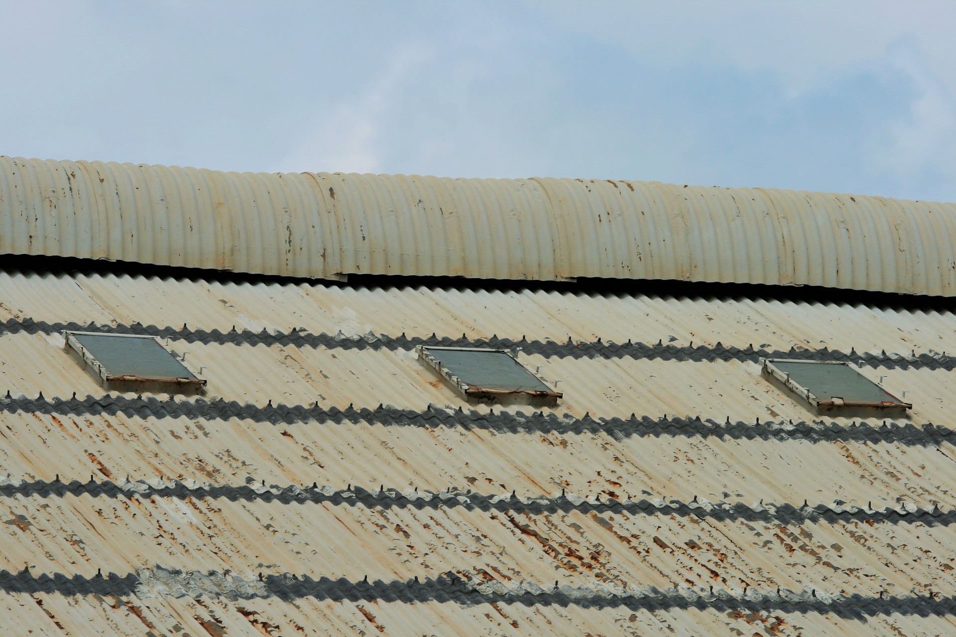 hanger roof corrugated iron free photo
