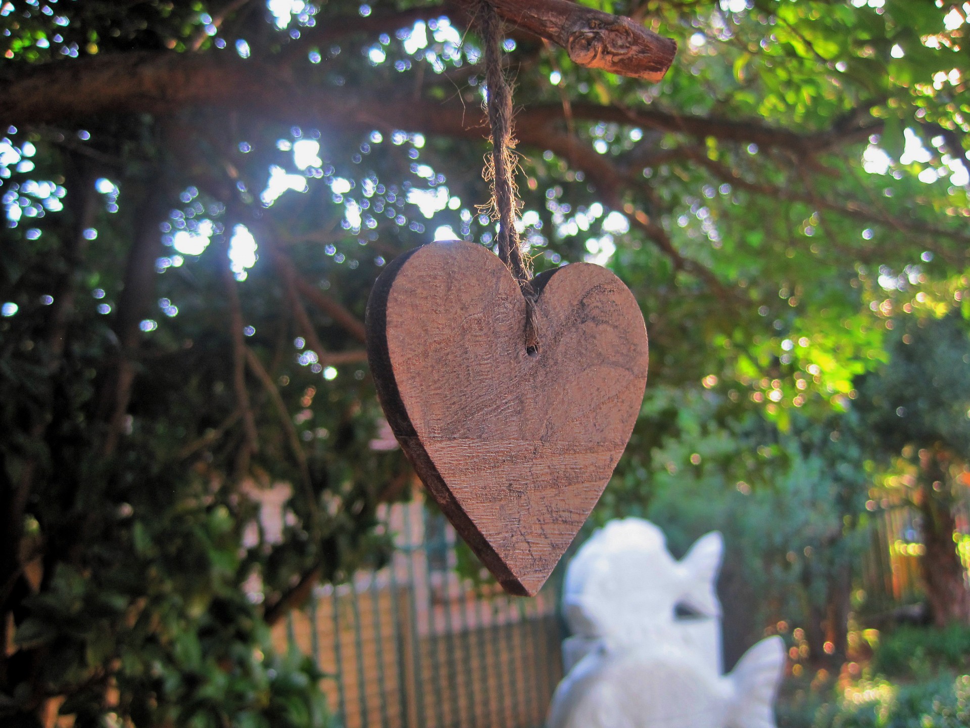 garden heart ornament free photo