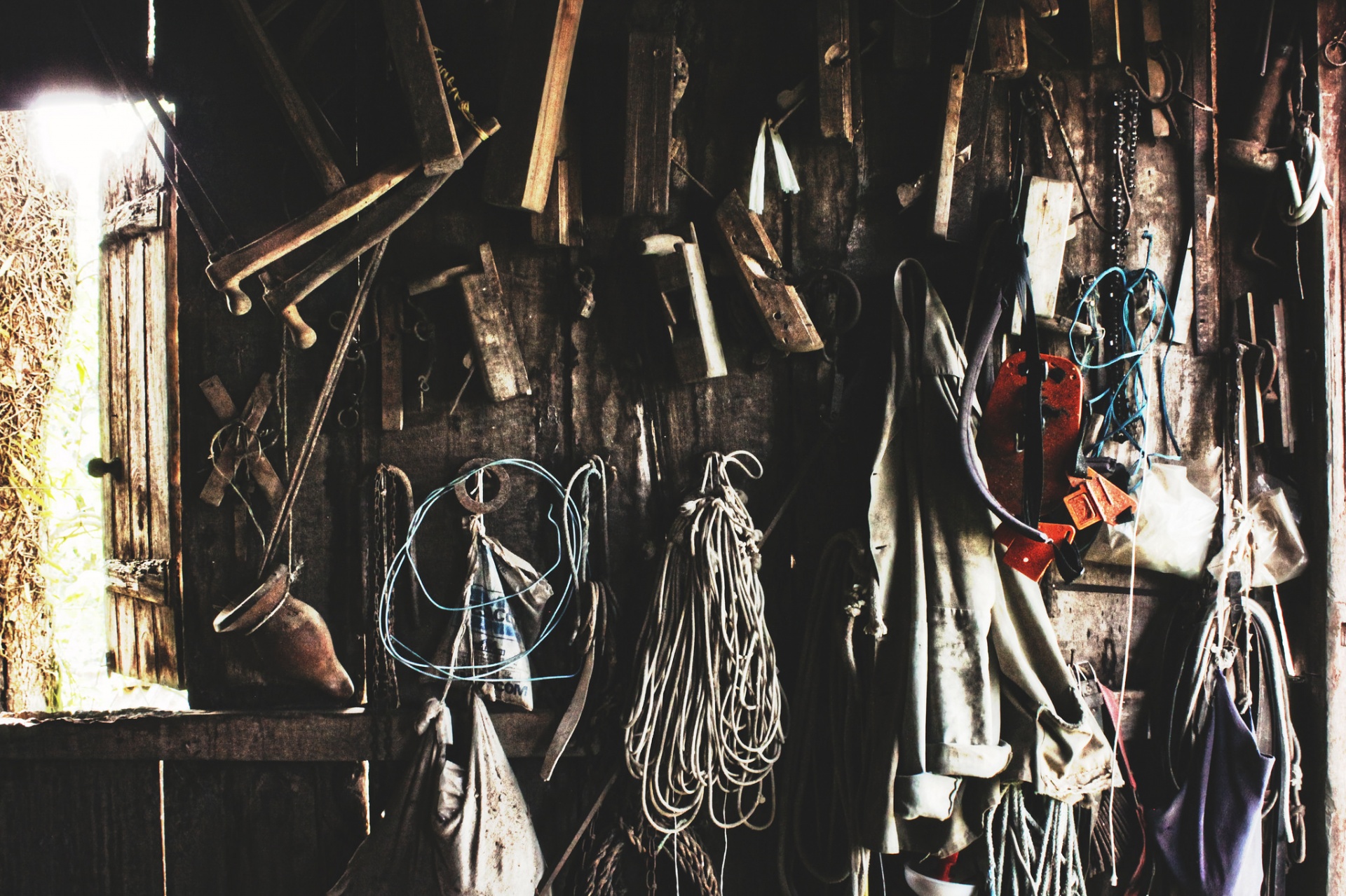 tools shed hut free photo