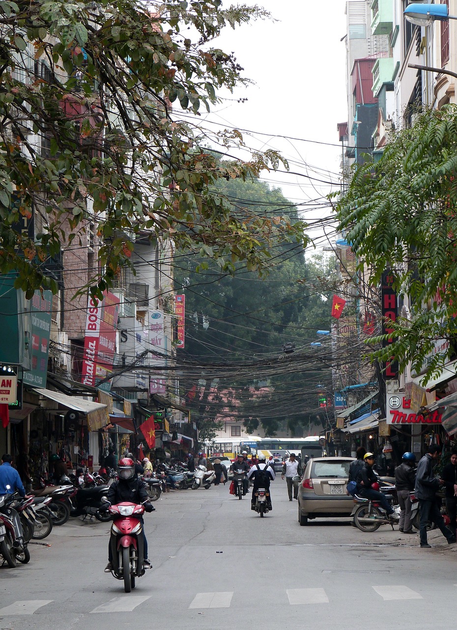 hanoi road moped free photo