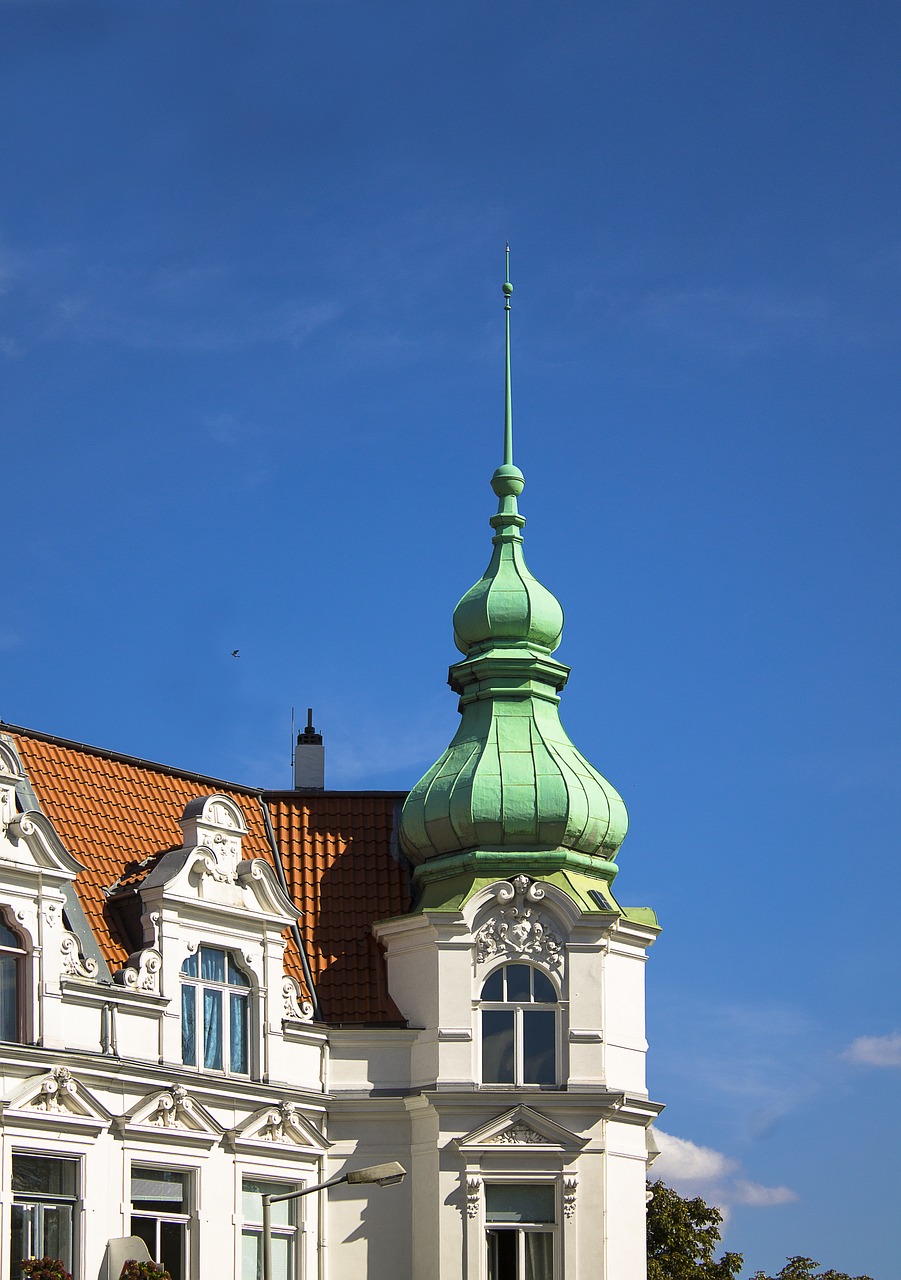 hanover  old building  facade free photo