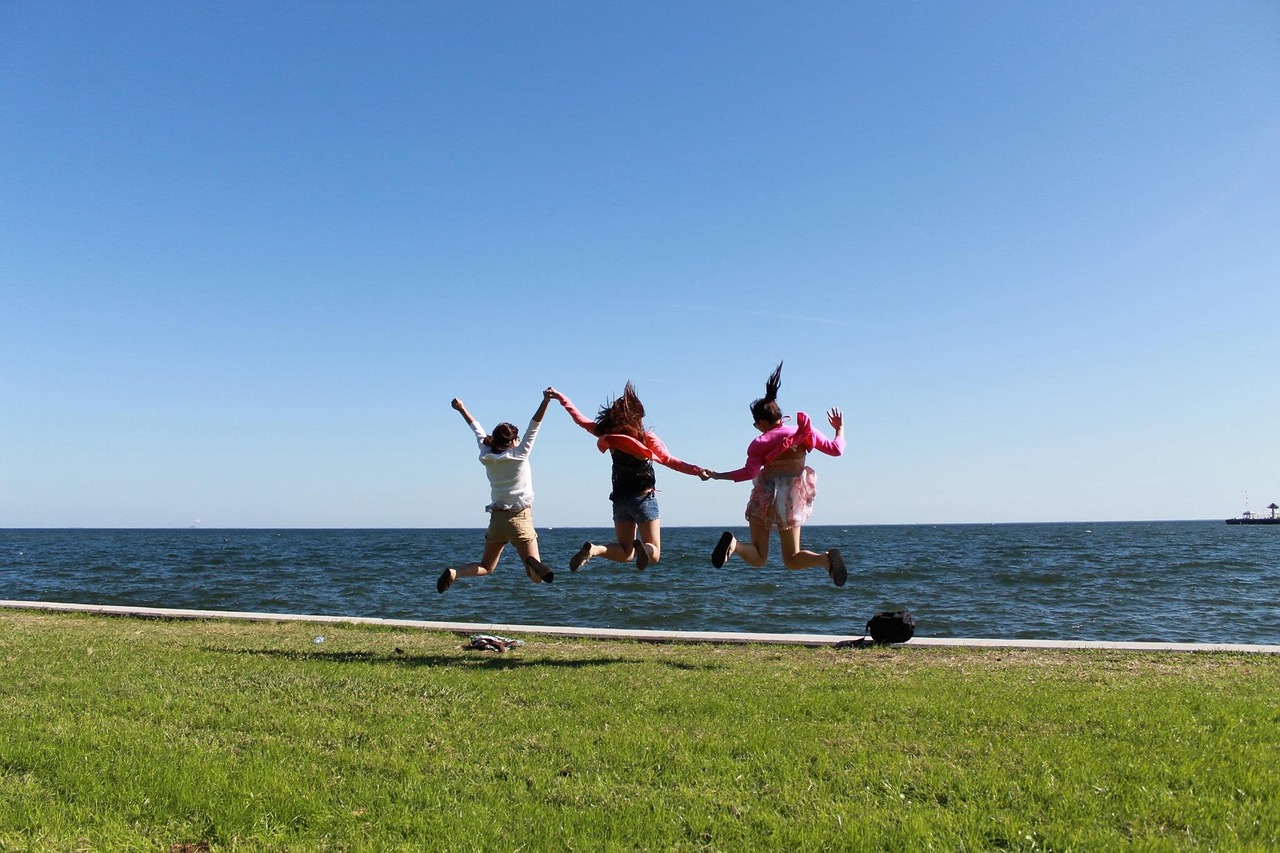 jump girls happy free photo