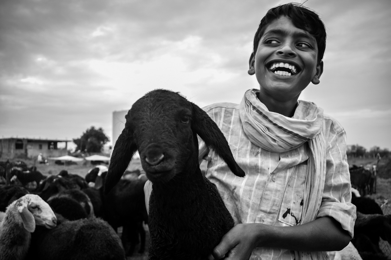 happy india  black and white  poor and happy free photo